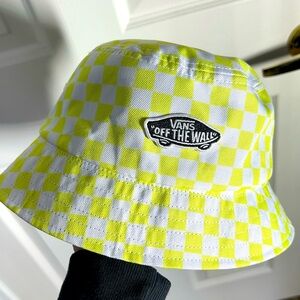 Vans reversable checkered bucket hat NWOT